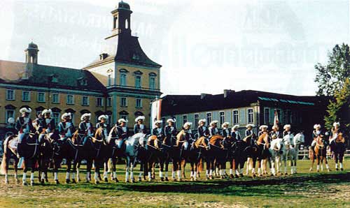 80 Jahre Tradition zu Pferd
